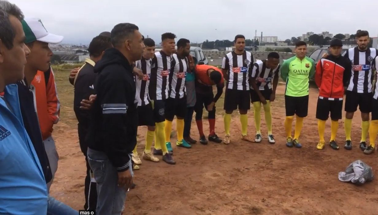 Preleção de Denis Quintanilha antes da final entre CAL e Bola Cheia